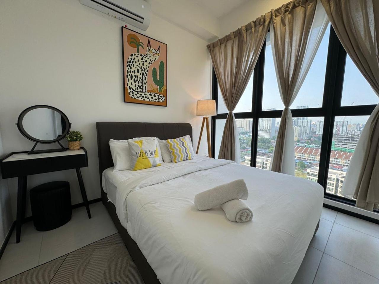 DeLuma-Urban Suites photo 6