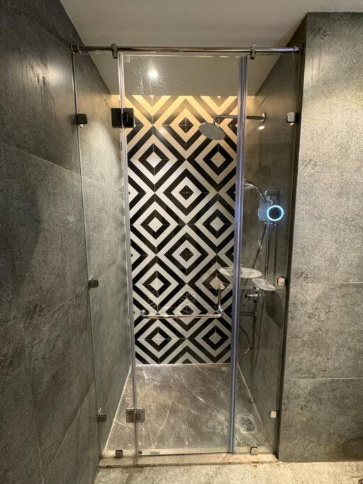 Golden Touch Suites/Studios-Galaxy Blue Sapphire view 2