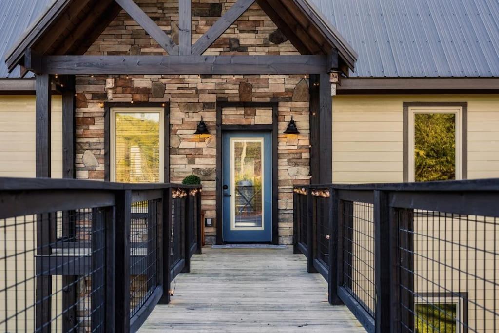 LUX Indoor POOL Cabin GameRoom Theatre & Hot Tub! - Milas Mountain Oasis view 2