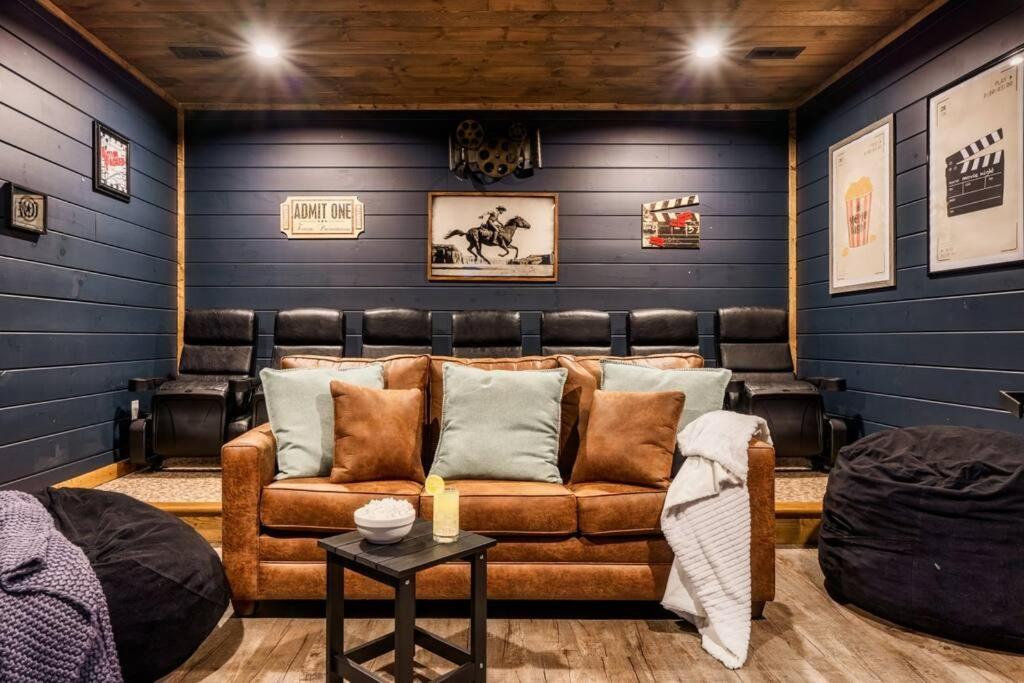 LUX Indoor POOL Cabin GameRoom Theatre & Hot Tub! - Milas Mountain Oasis view 4