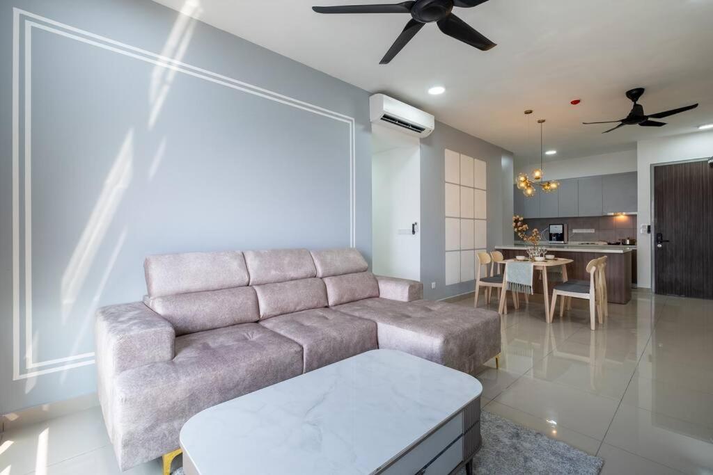 Fairy M Vertica 4Bedroom 8pax Infinity Pool Gym