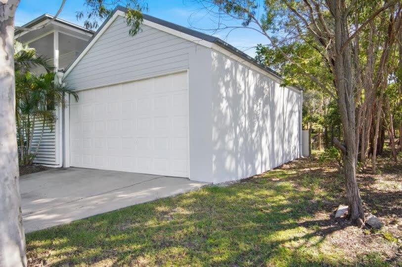 Agnes Bliss – Luxe 4BDR Coastal Retreat, Sleeps 12, Expansive Deck, Prime Central Location Agnes Water 1770