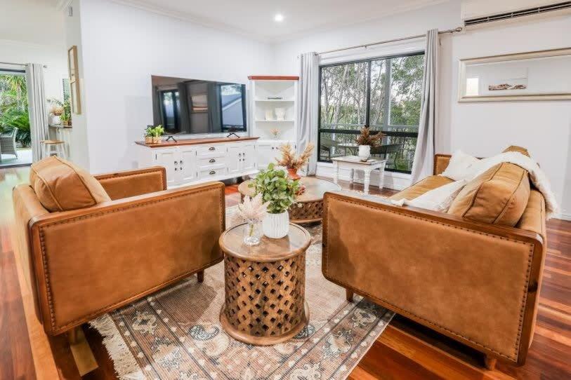 Agnes Bliss – Luxe 4BDR Coastal Retreat, Sleeps 12, Expansive Deck, Prime Central Location Agnes Water 1770