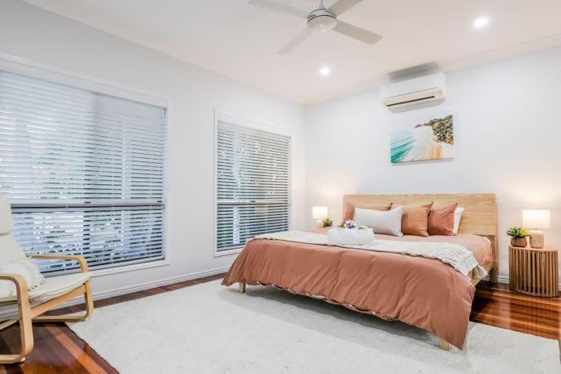 Agnes Bliss – Luxe 4BDR Coastal Retreat, Sleeps 12, Expansive Deck, Prime Central Location Agnes Water 1770