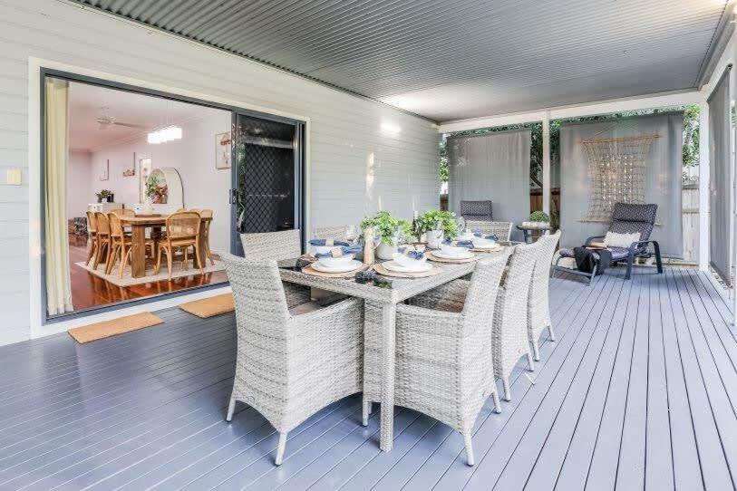 Agnes Bliss – Luxe 4BDR Coastal Retreat, Sleeps 12, Expansive Deck, Prime Central Location Agnes Water 1770