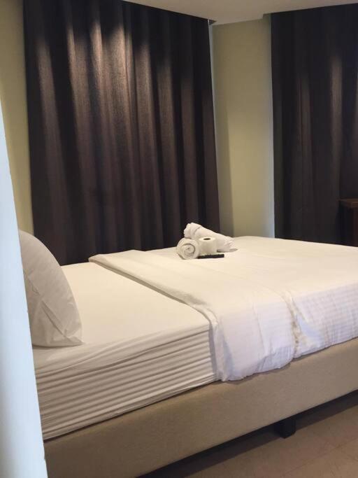 Spacious Studio Apartment B203 view 2