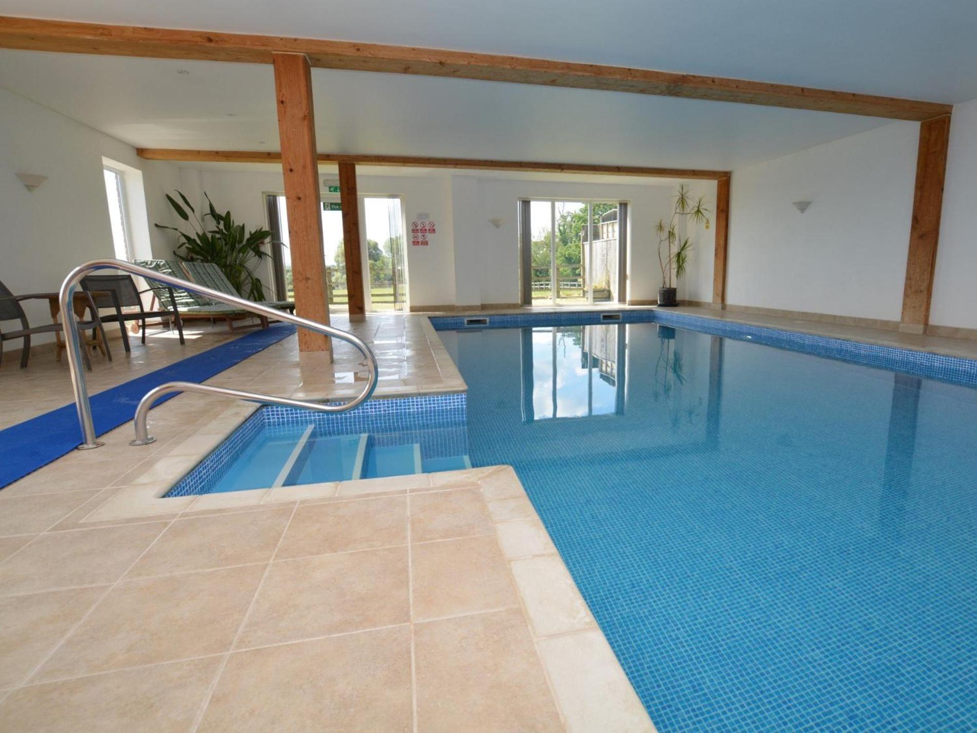 4 Bed in Sherborne oc-folow view 3