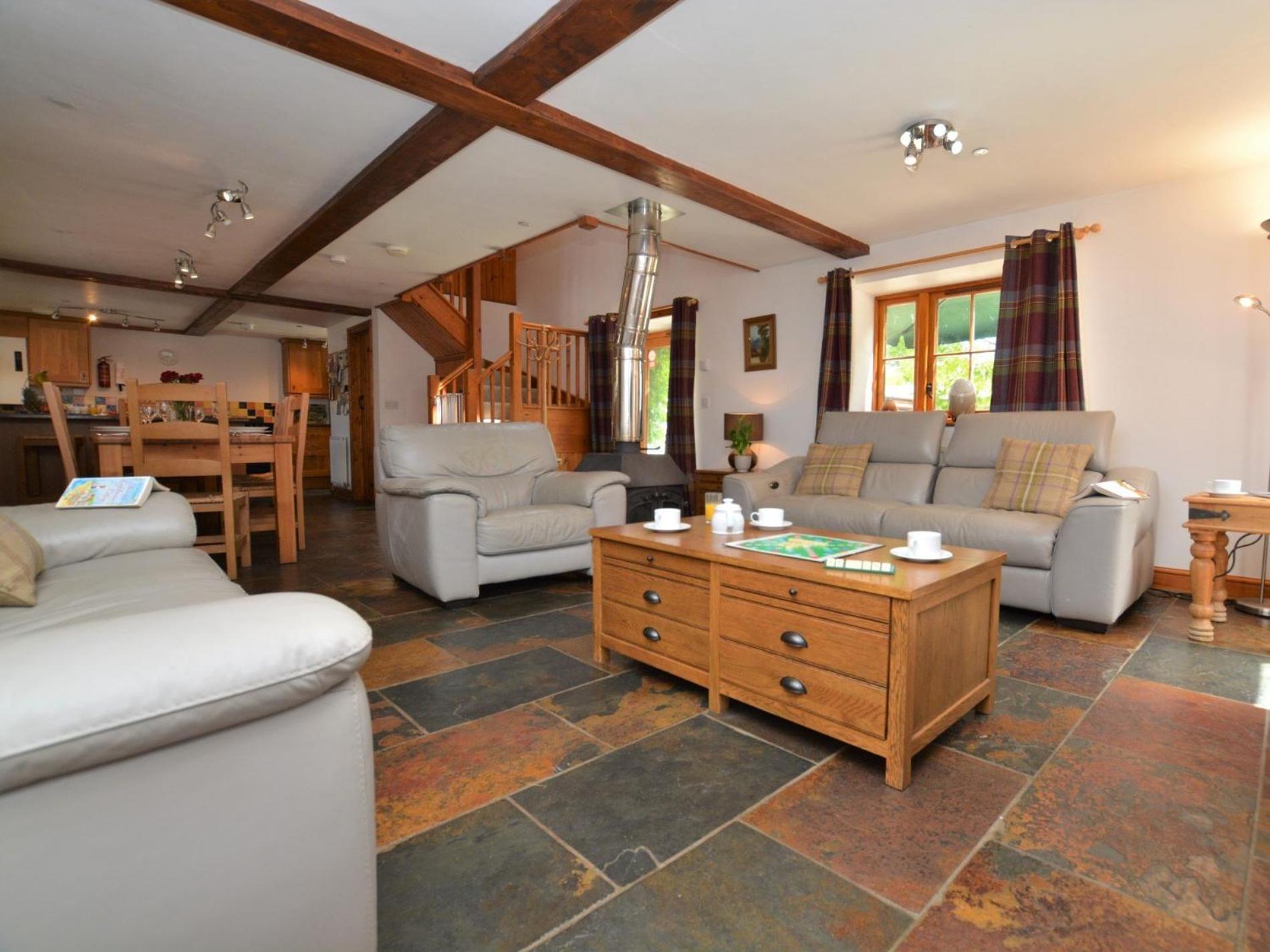 4 Bed in Sherborne oc-folow view 5