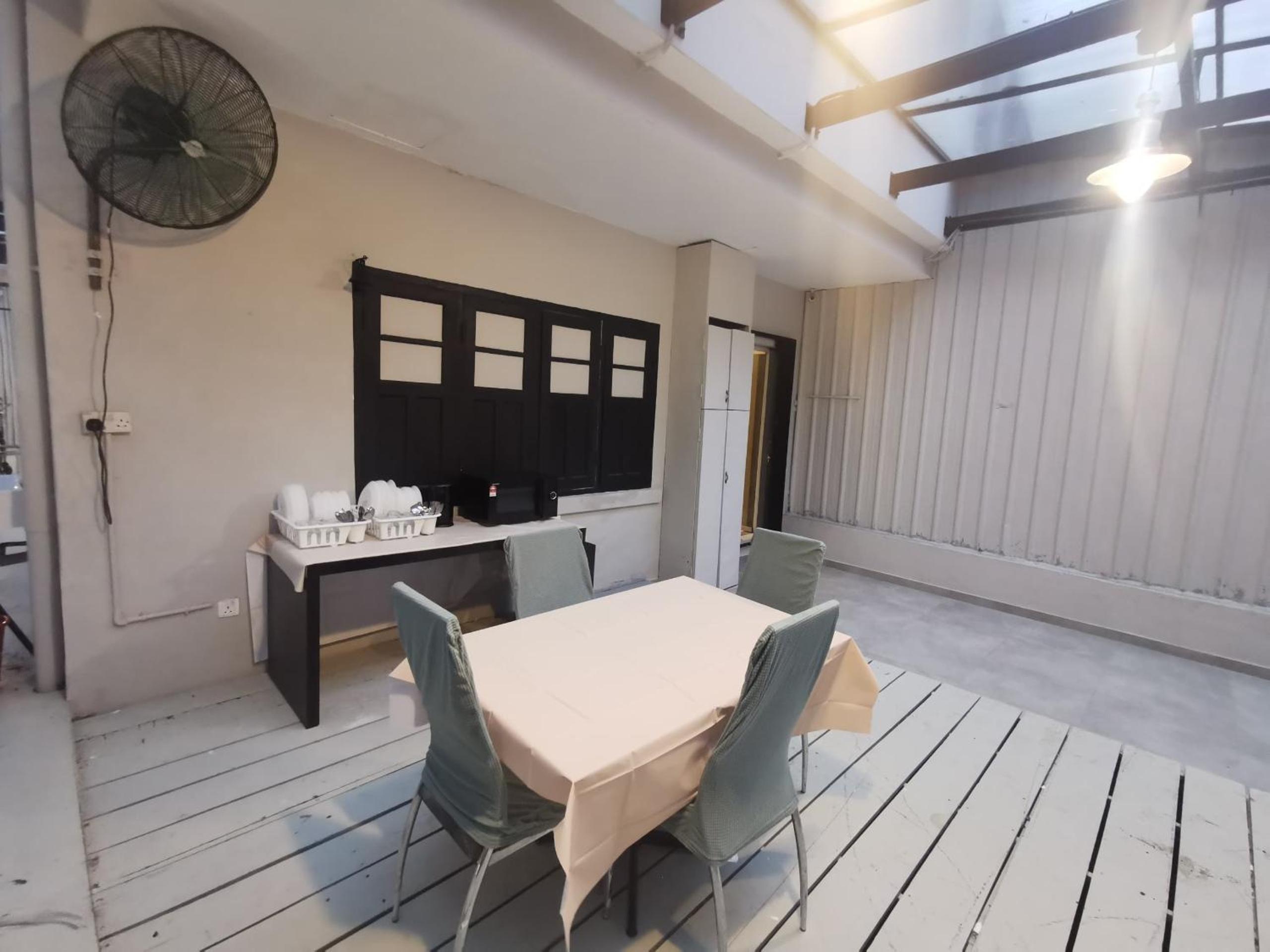 Autumn Guesthouse's near Jalan Alor Bukit Bintang