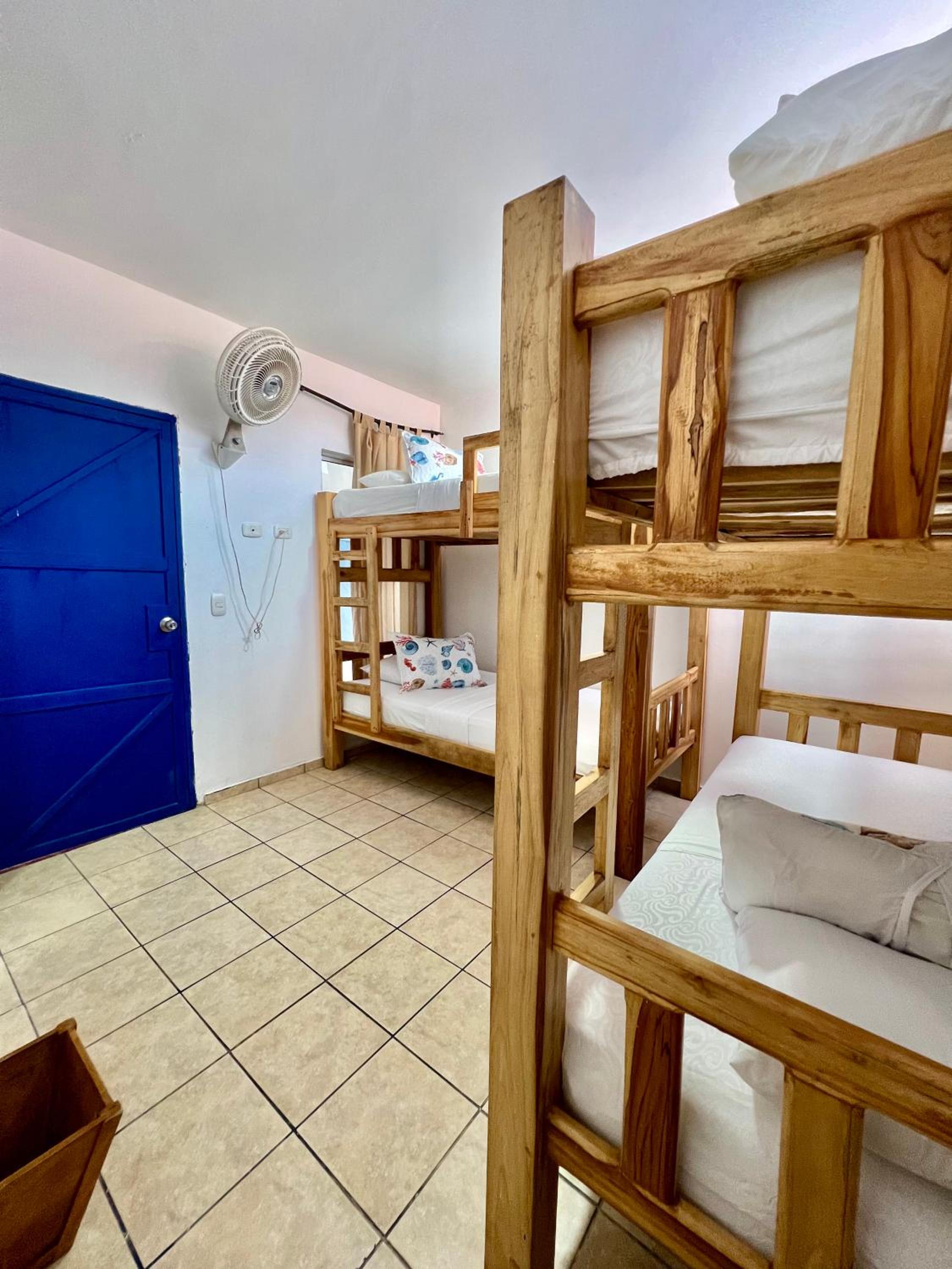 Hostel Beach House