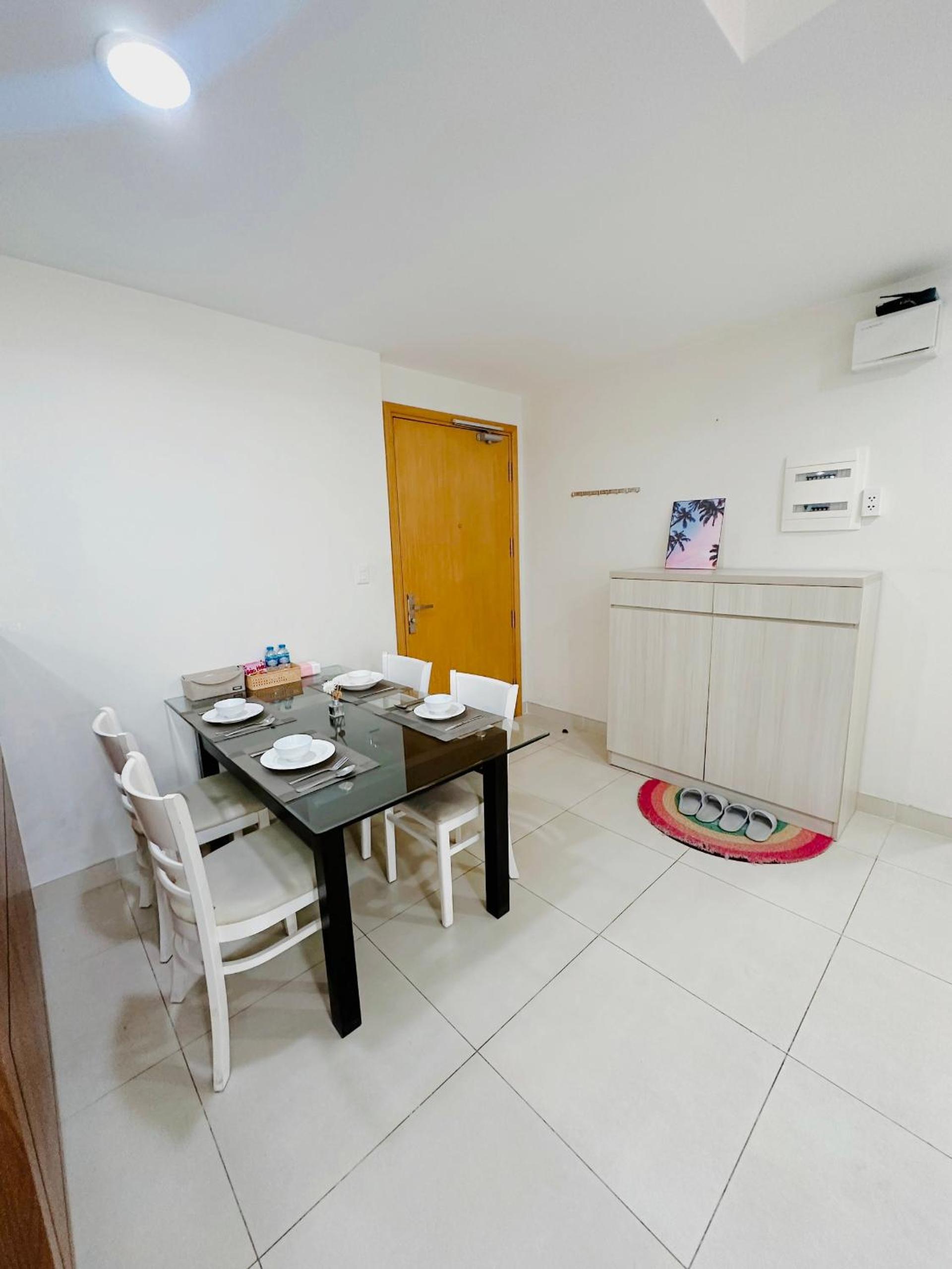 HHomes - 2 Bedroom Sunset view Big Balcony & Pool Gym at Masteri Thao Dien