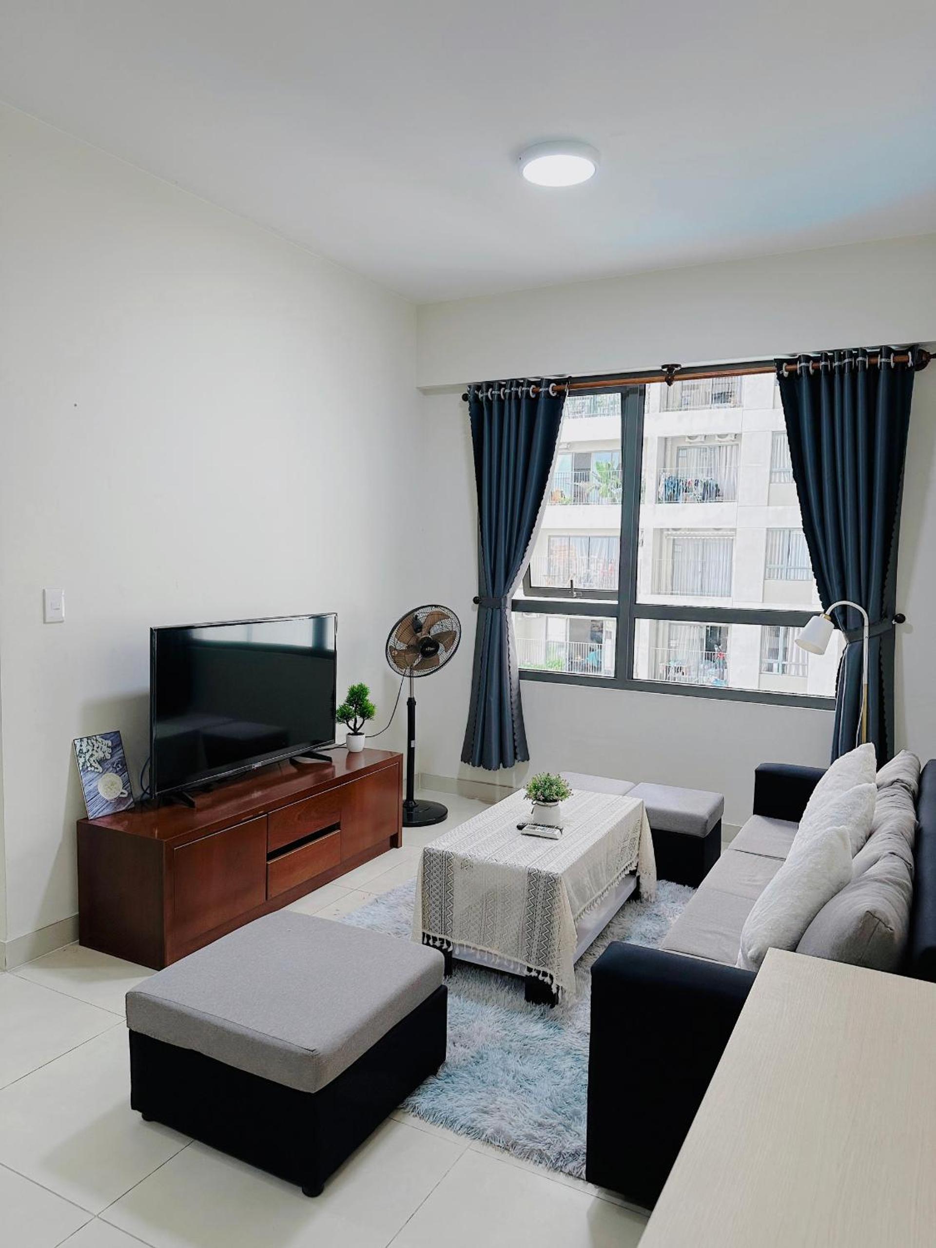 HHomes - 2 Bedroom Sunset view Big Balcony & Pool Gym at Masteri Thao Dien