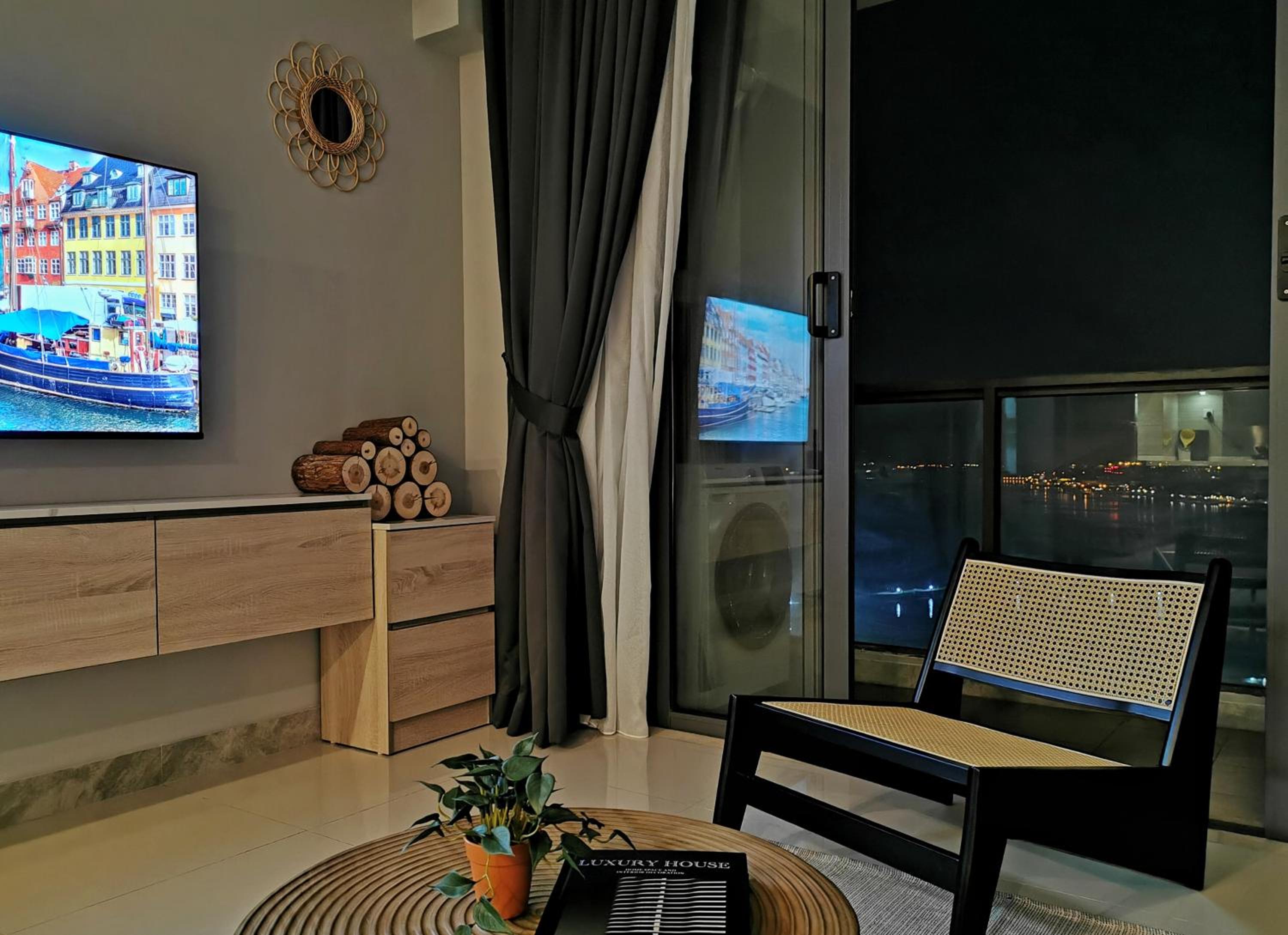 Yussy Homestay at R&F Princess Cove