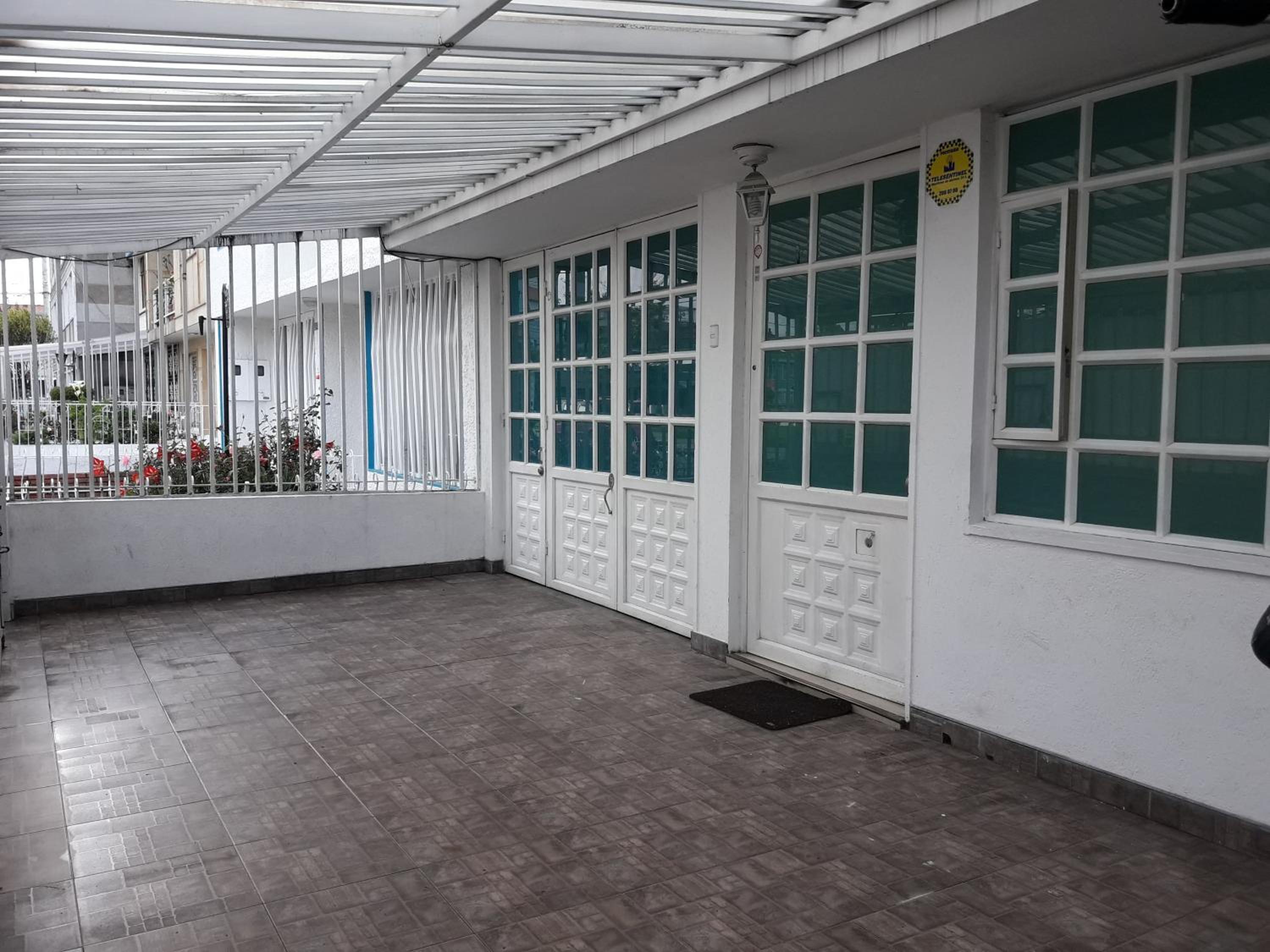 Apartamento completo cerca a embajada 1