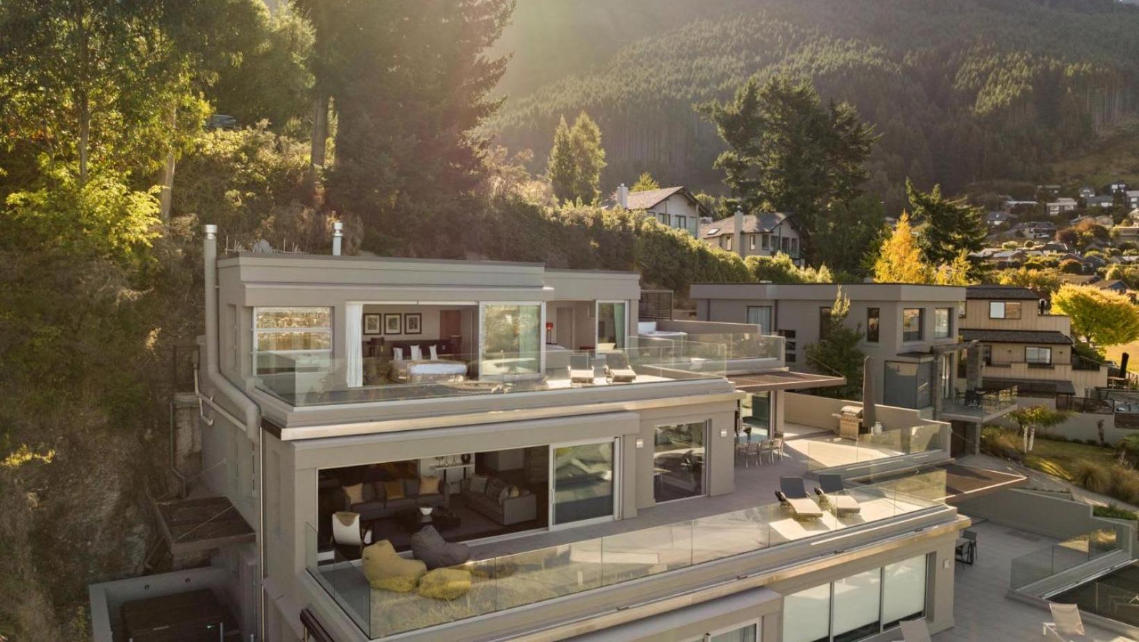 Lordens Penthouse- Hot Tub- BBQ- Gas Fire