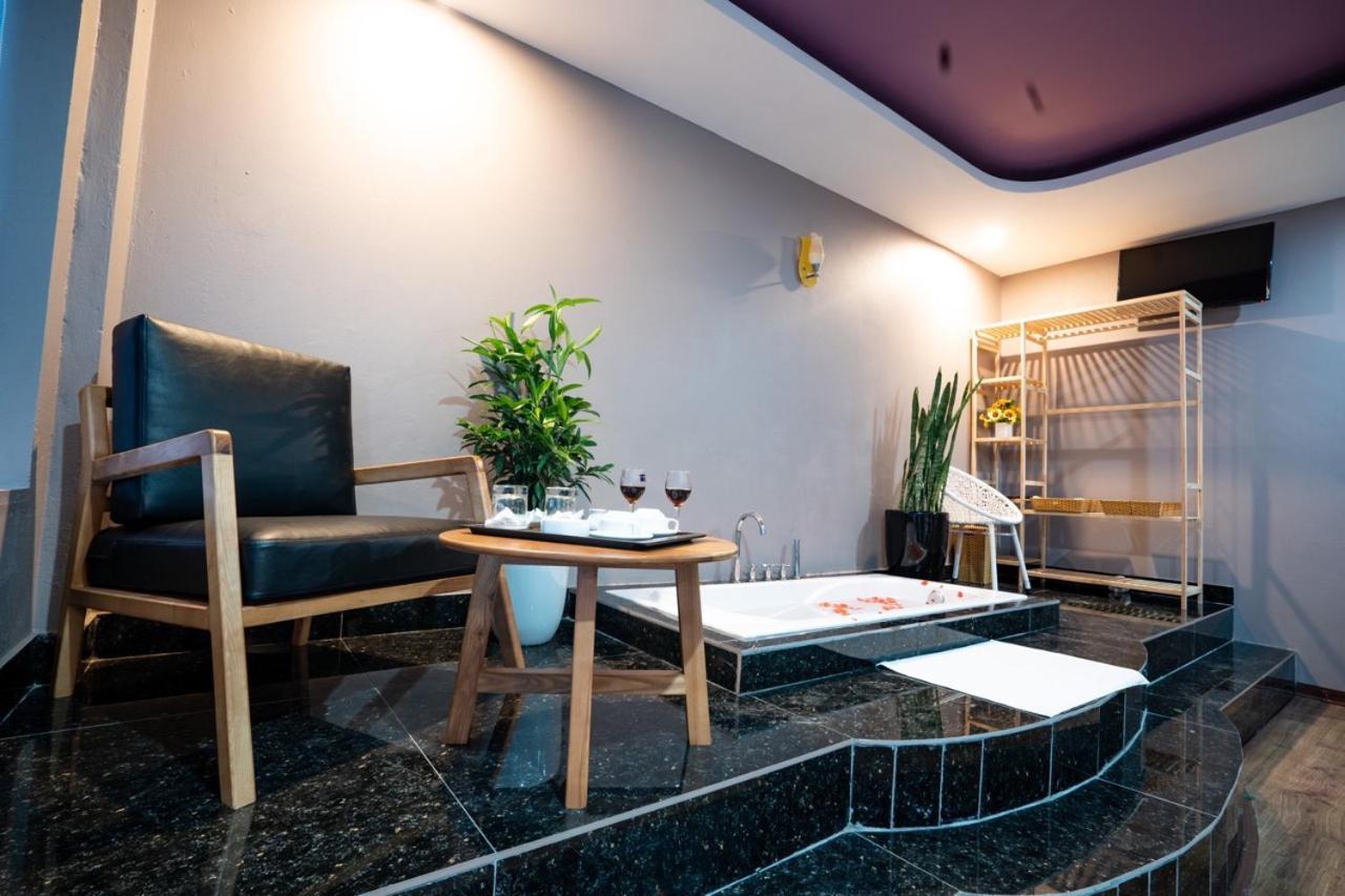 Hướng Dương Hotel - Yên Xá, HN - by BAY LUXURY