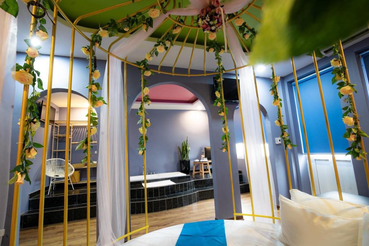 Hướng Dương Hotel - Yên Xá, HN - by BAY LUXURY