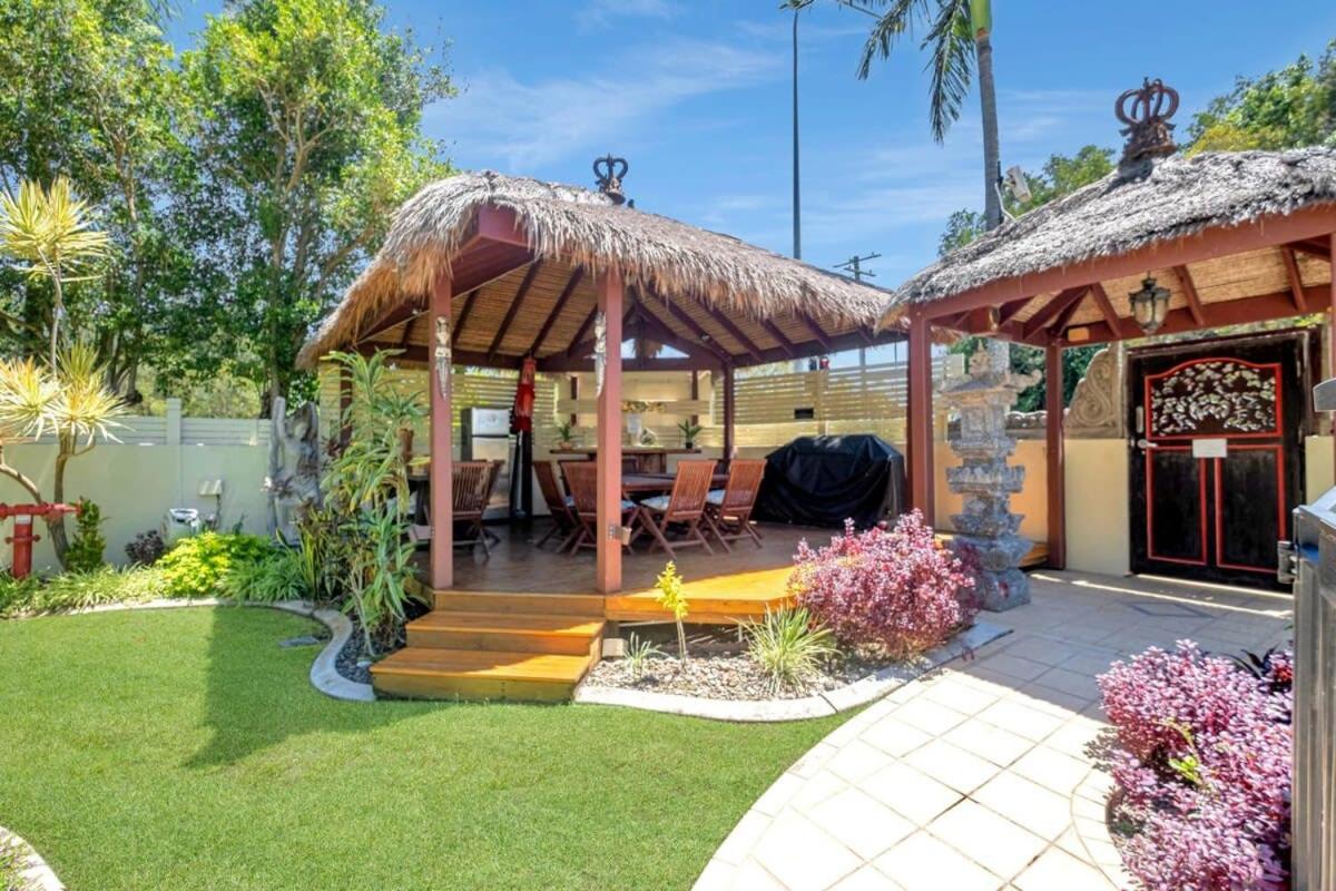 Makai - Hawaiian for 