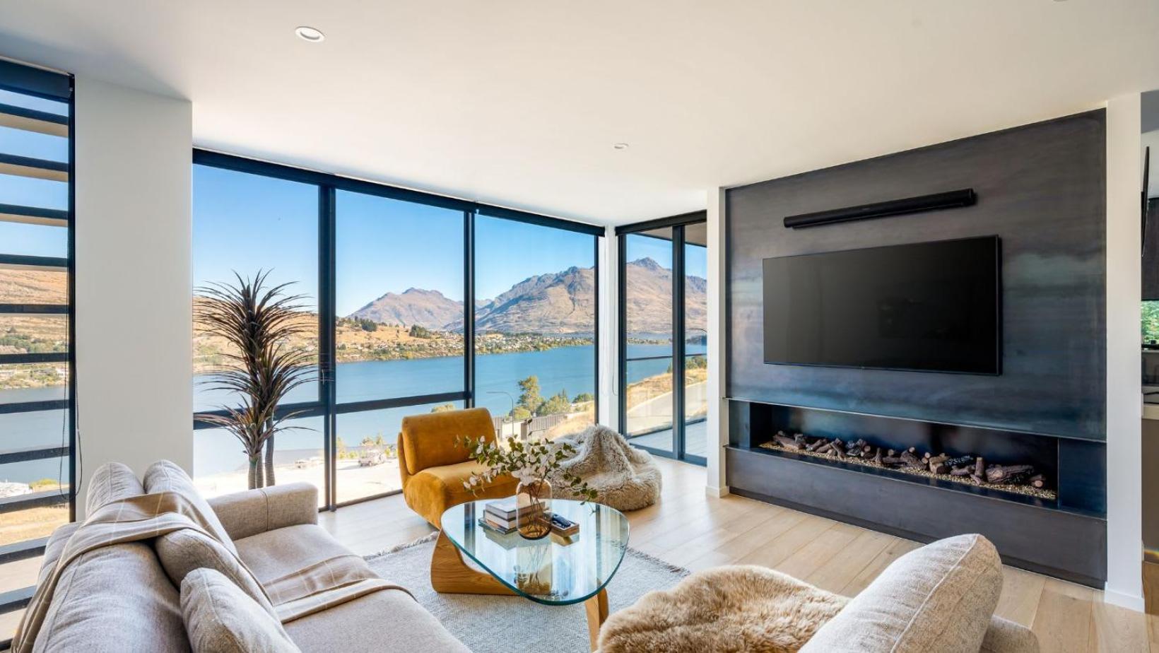 The Tiers- Hot Tub- AC- BBQ- Free Parking