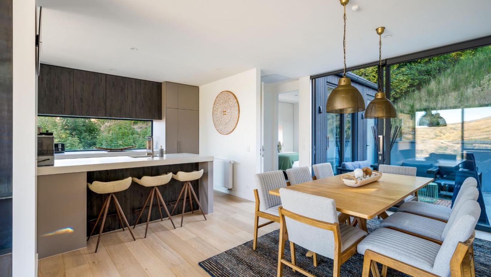 The Tiers- Hot Tub- AC- BBQ- Free Parking