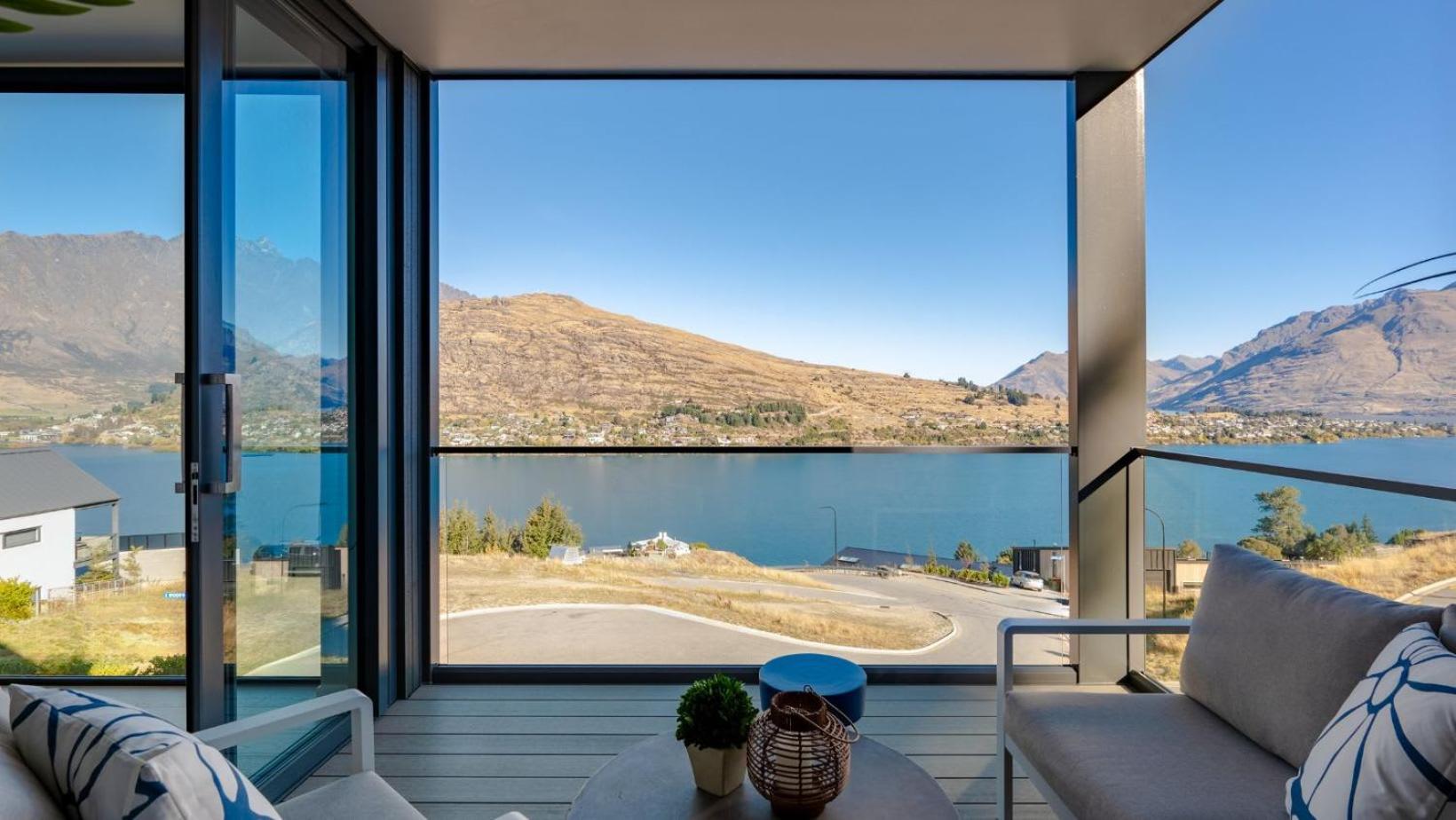 The Tiers- Hot Tub- AC- BBQ- Free Parking