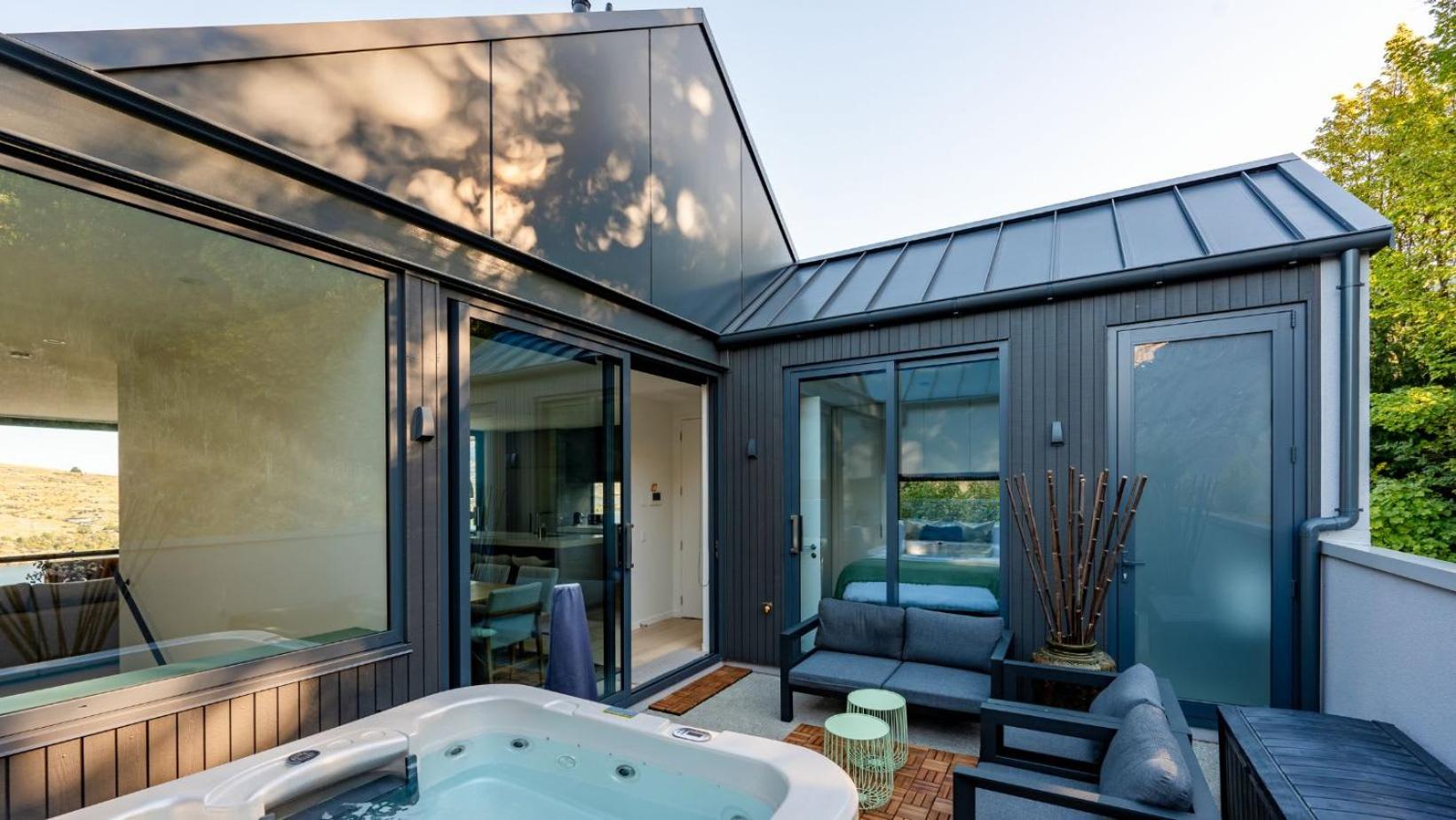 The Tiers- Hot Tub- AC- BBQ- Free Parking