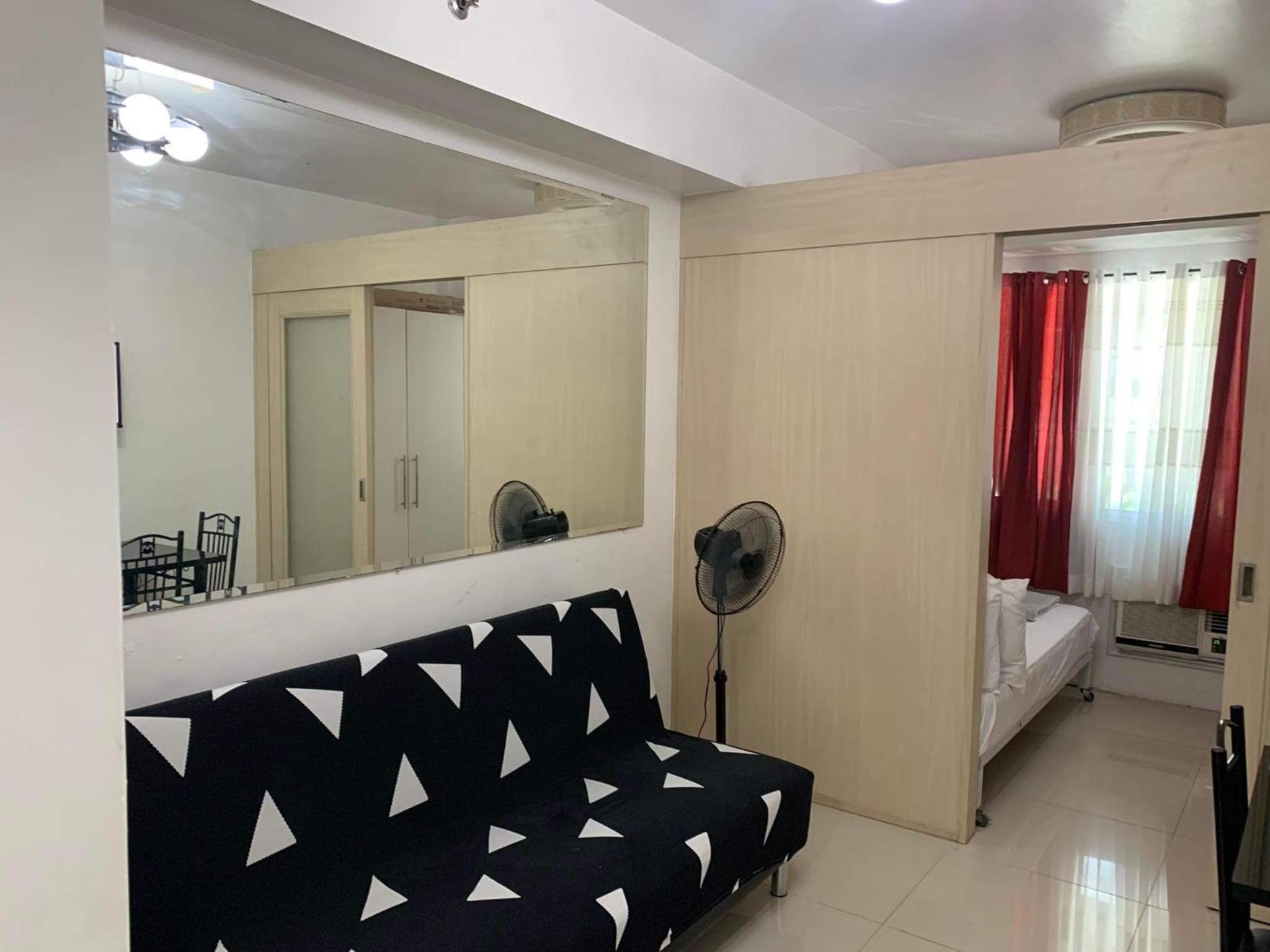 1 BEDROOM CONDO at SEA RESIDENCES 5mins walk to MALL OF ASIA 3 view 5