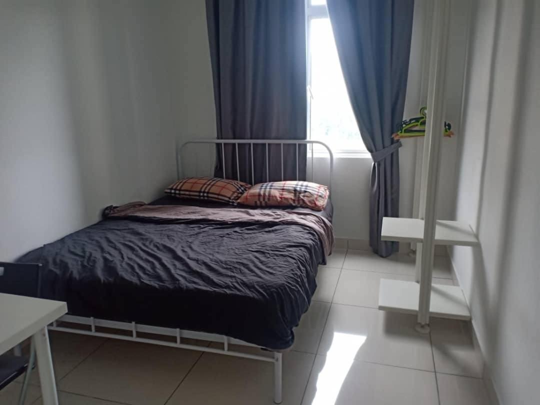 Room in Paraiso residence