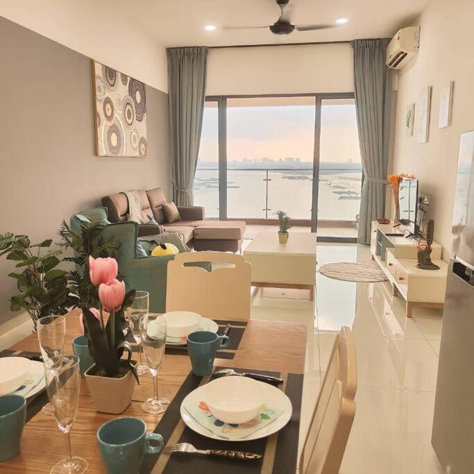 Beach seaviews 4-13pax ksl ciq midvalley johor bahru