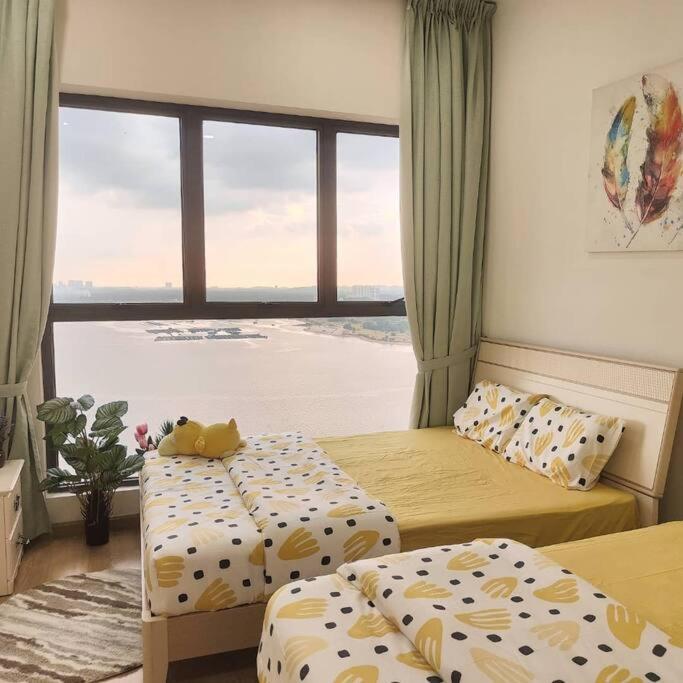 Beach seaviews 4-13pax ksl ciq midvalley johor bahru