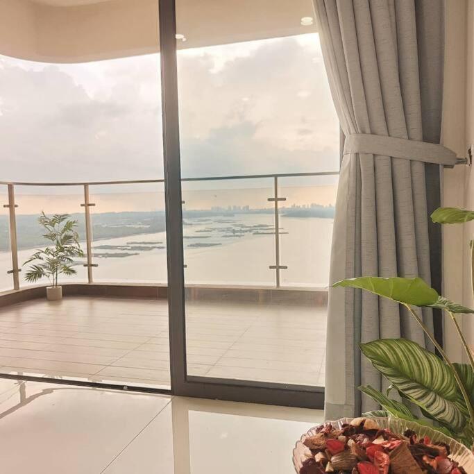 Beach seaviews 4-13pax ksl ciq midvalley johor bahru