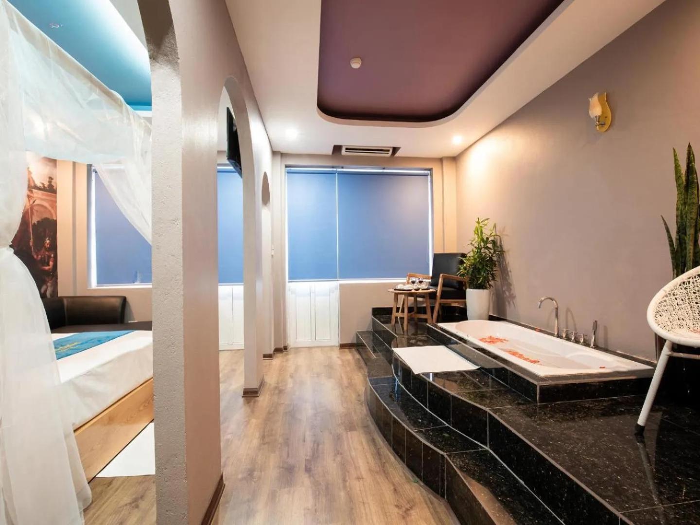 Hướng Dương Hotel - Yên Xá, HN - by BAY LUXURY