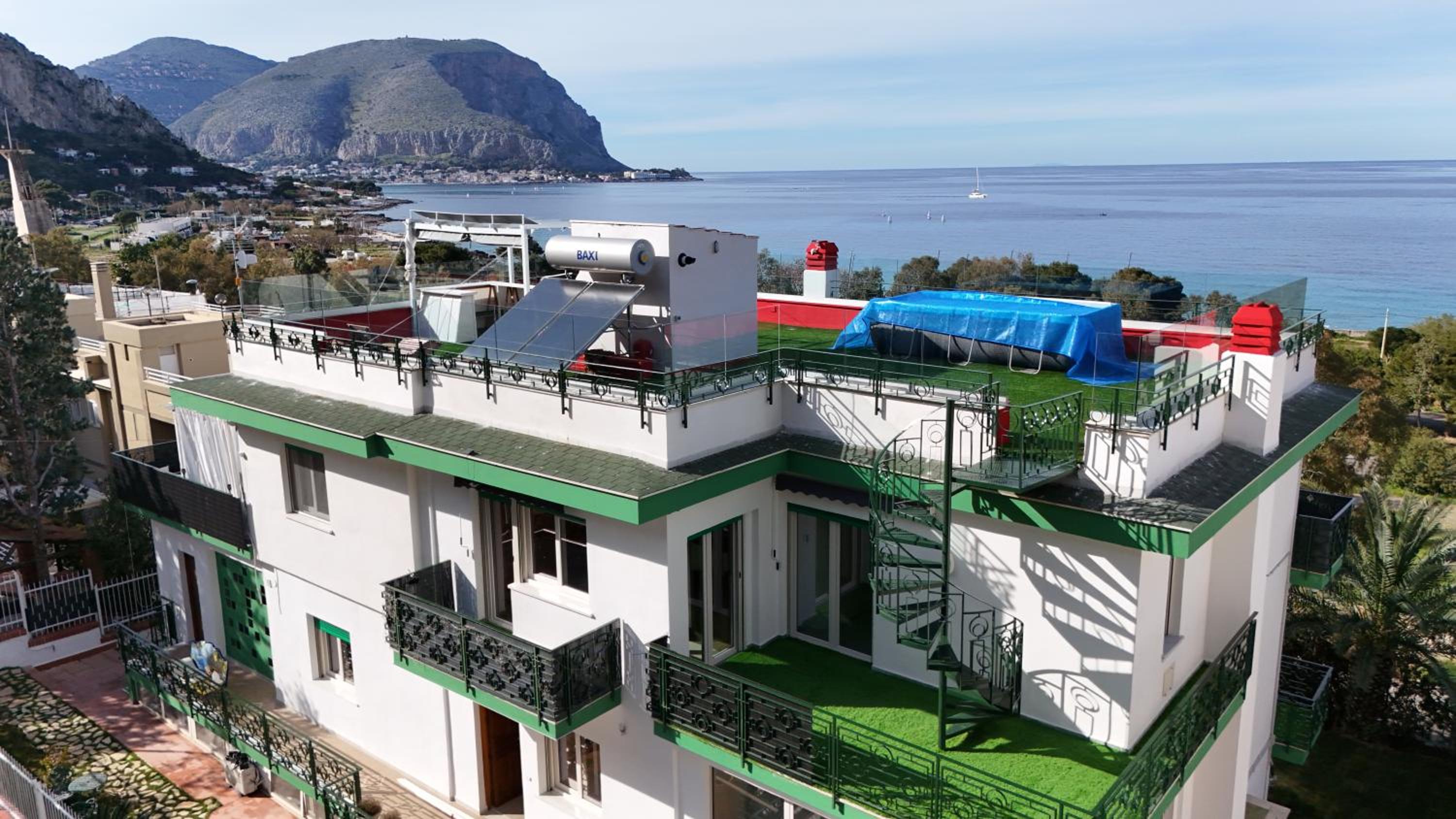 Mondello Luxury Apartment view 5