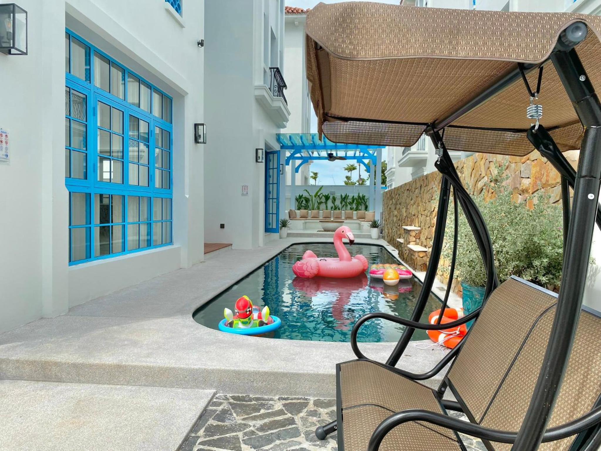 Chuỗi Villas 6 phòng ngủ Sun Ferria có bể bơi - sát biển Bãi Cháy