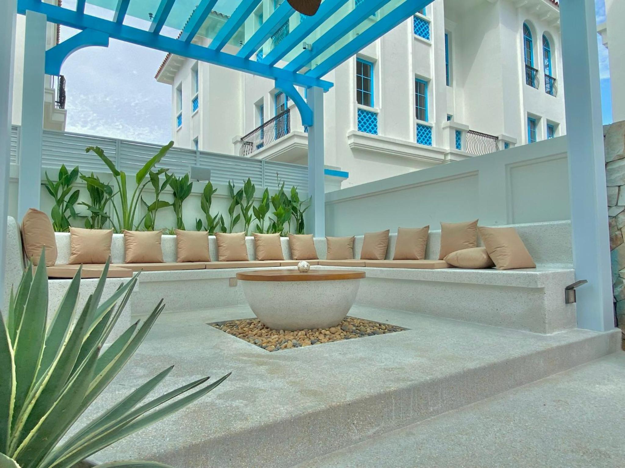 Chuỗi Villas 6 phòng ngủ Sun Ferria có bể bơi - sát biển Bãi Cháy