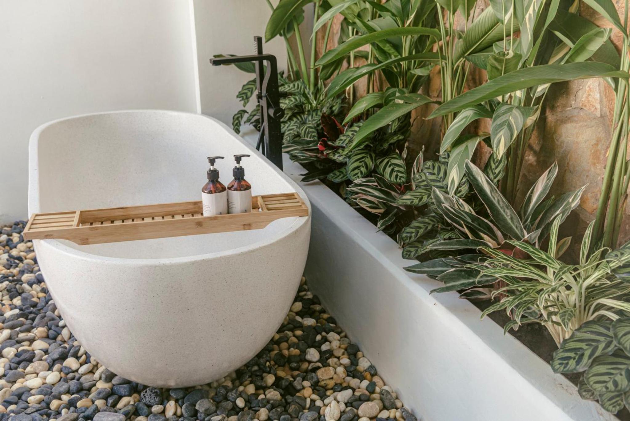 Chuỗi Villas 6 phòng ngủ Sun Ferria có bể bơi - sát biển Bãi Cháy
