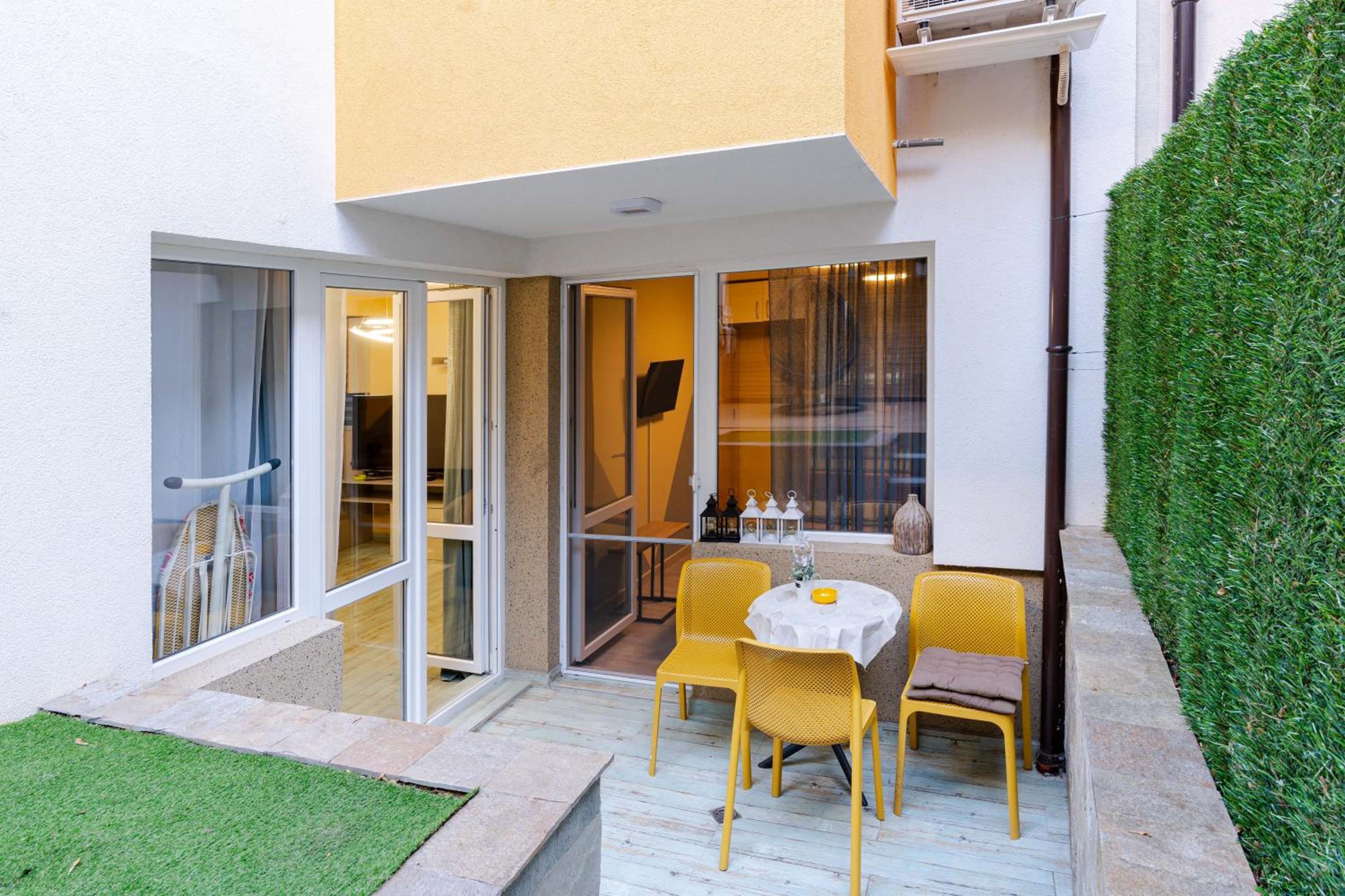 Mirela Guest Apartment