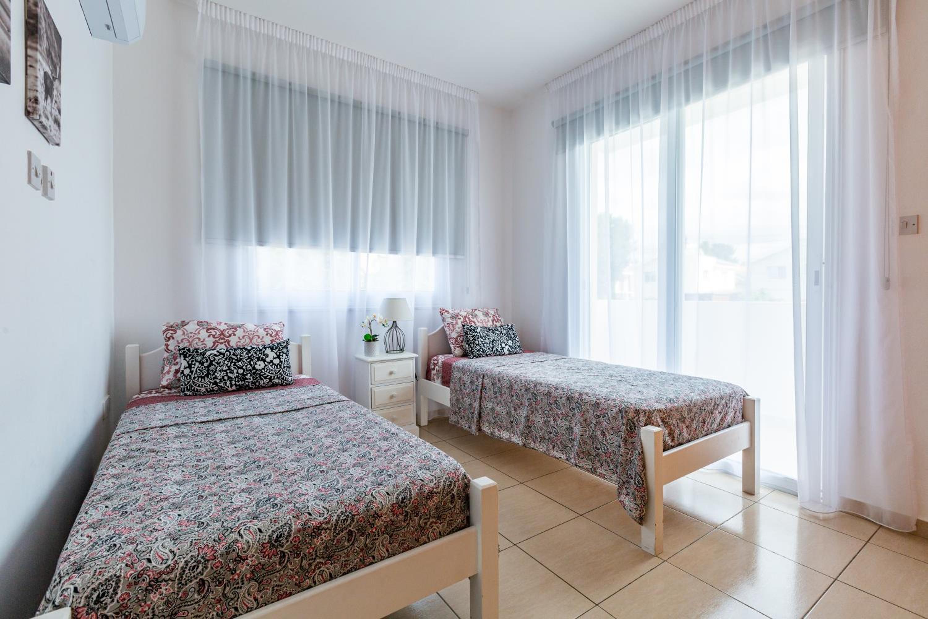 Beautiful 2 bed apartment in Paphos Cyprus