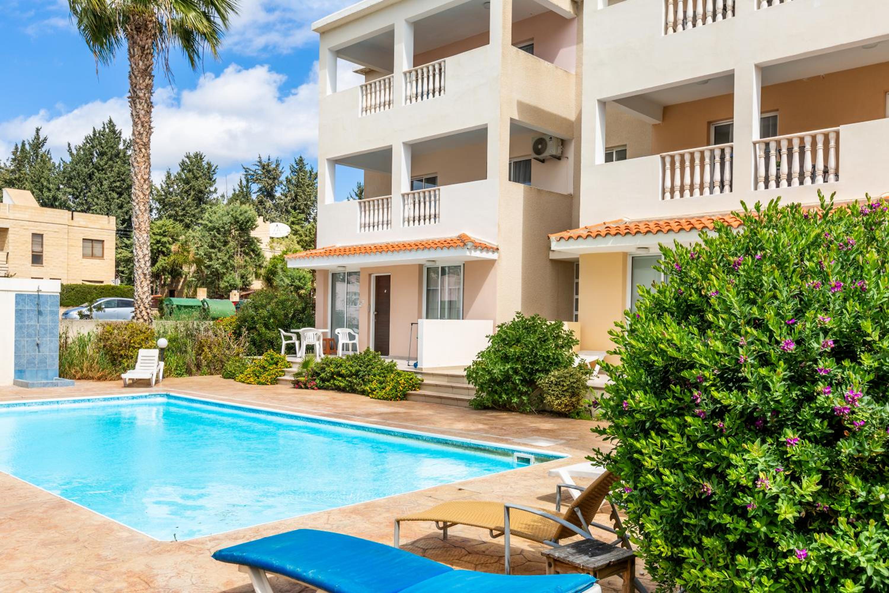 Beautiful 2 bed apartment in Paphos Cyprus