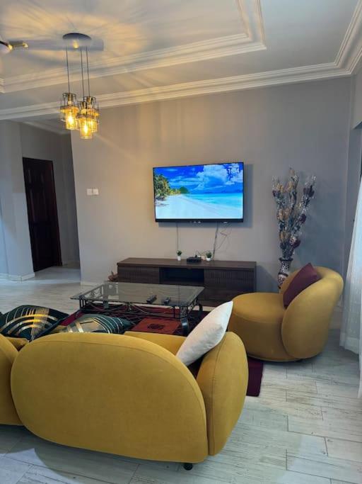 East Legon Luxury 2Bed Apt. w/ Free Wi-fi view 2