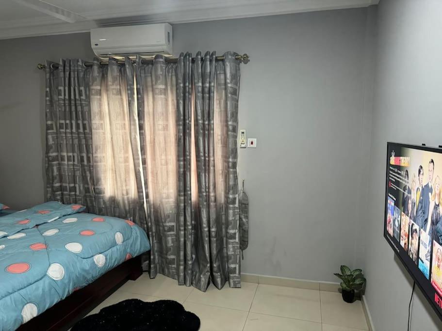 East Legon Luxury 2Bed Apt. w/ Free Wi-fi view 5