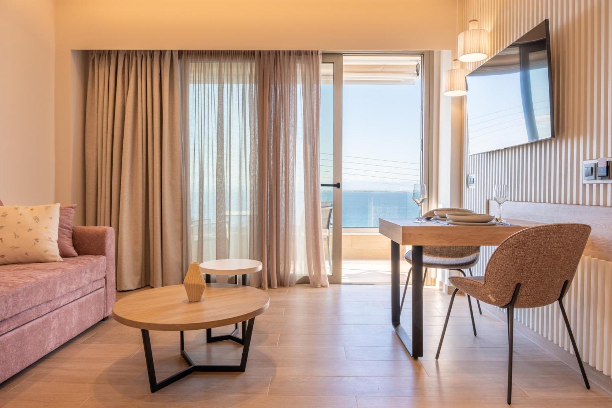 EsthiSea Suites Kalamata