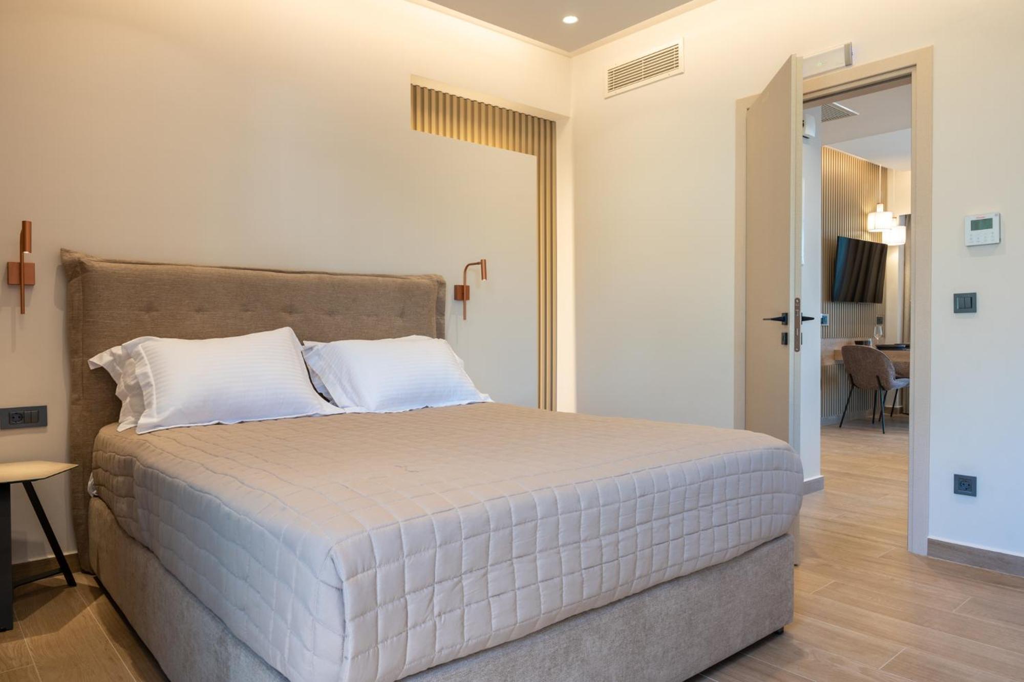EsthiSea Suites Kalamata