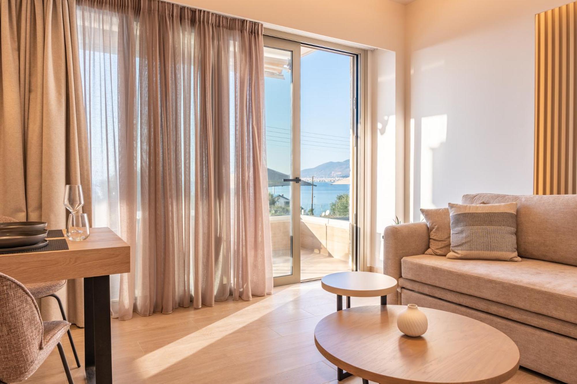 EsthiSea Suites Kalamata