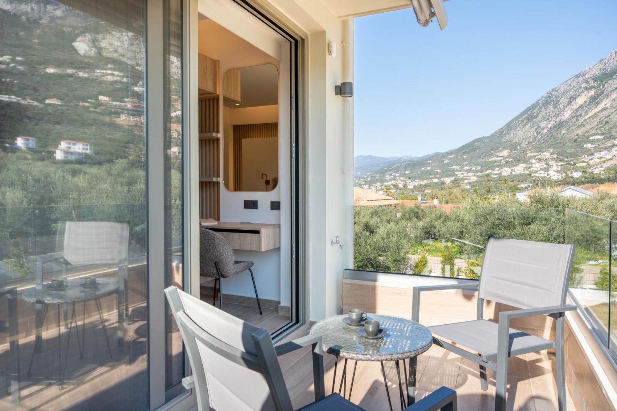 EsthiSea Suites Kalamata