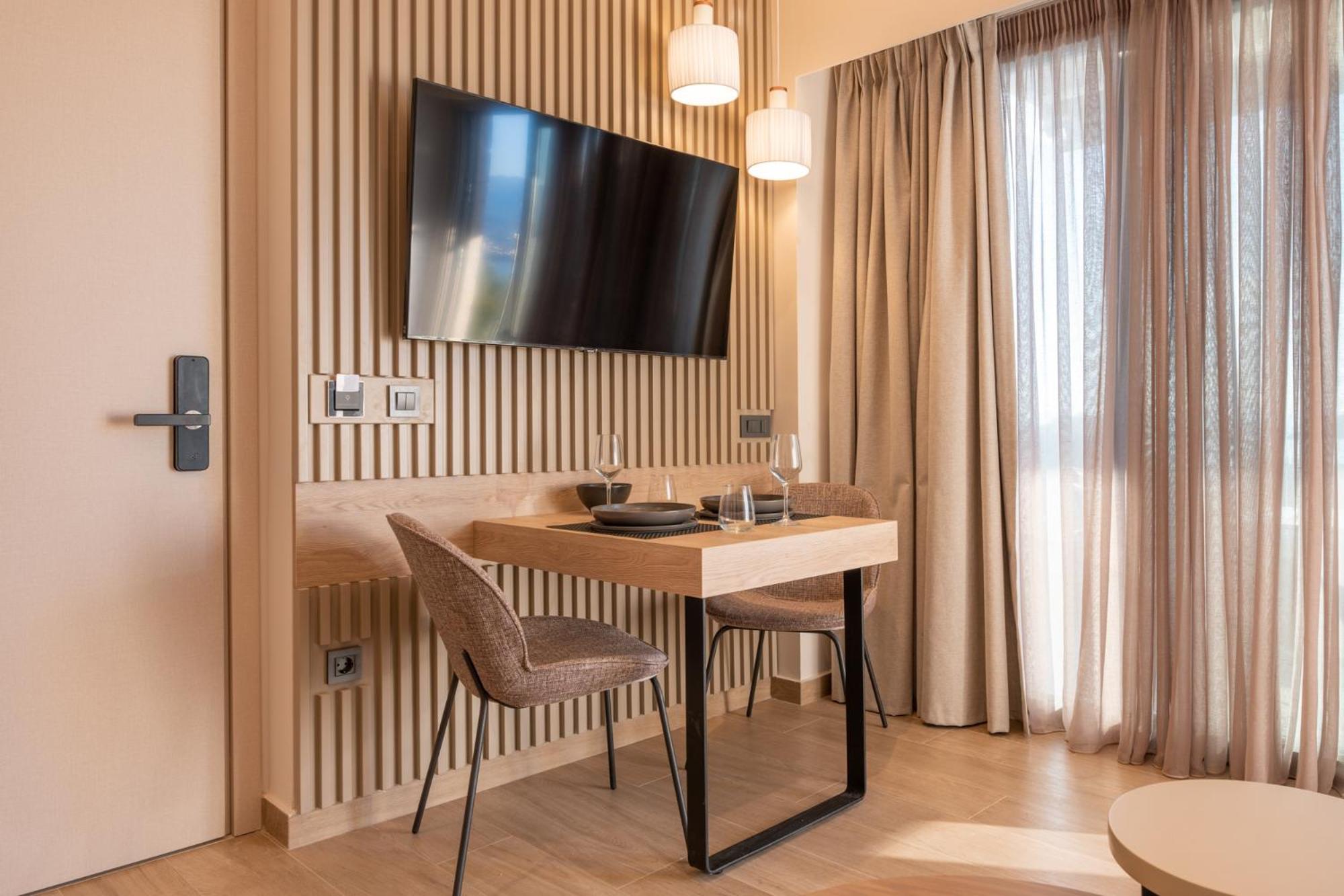 EsthiSea Suites Kalamata