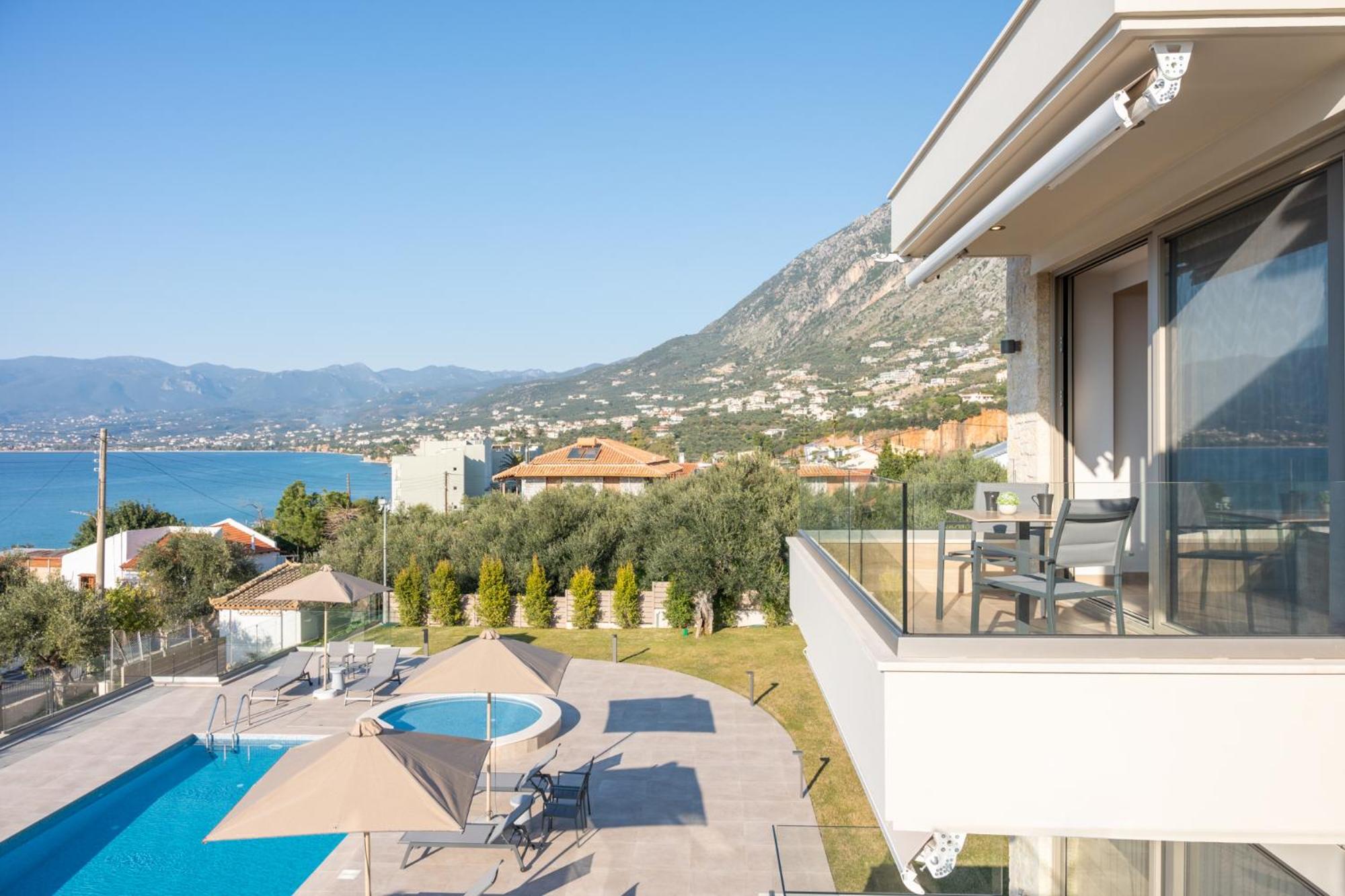 EsthiSea Suites Kalamata