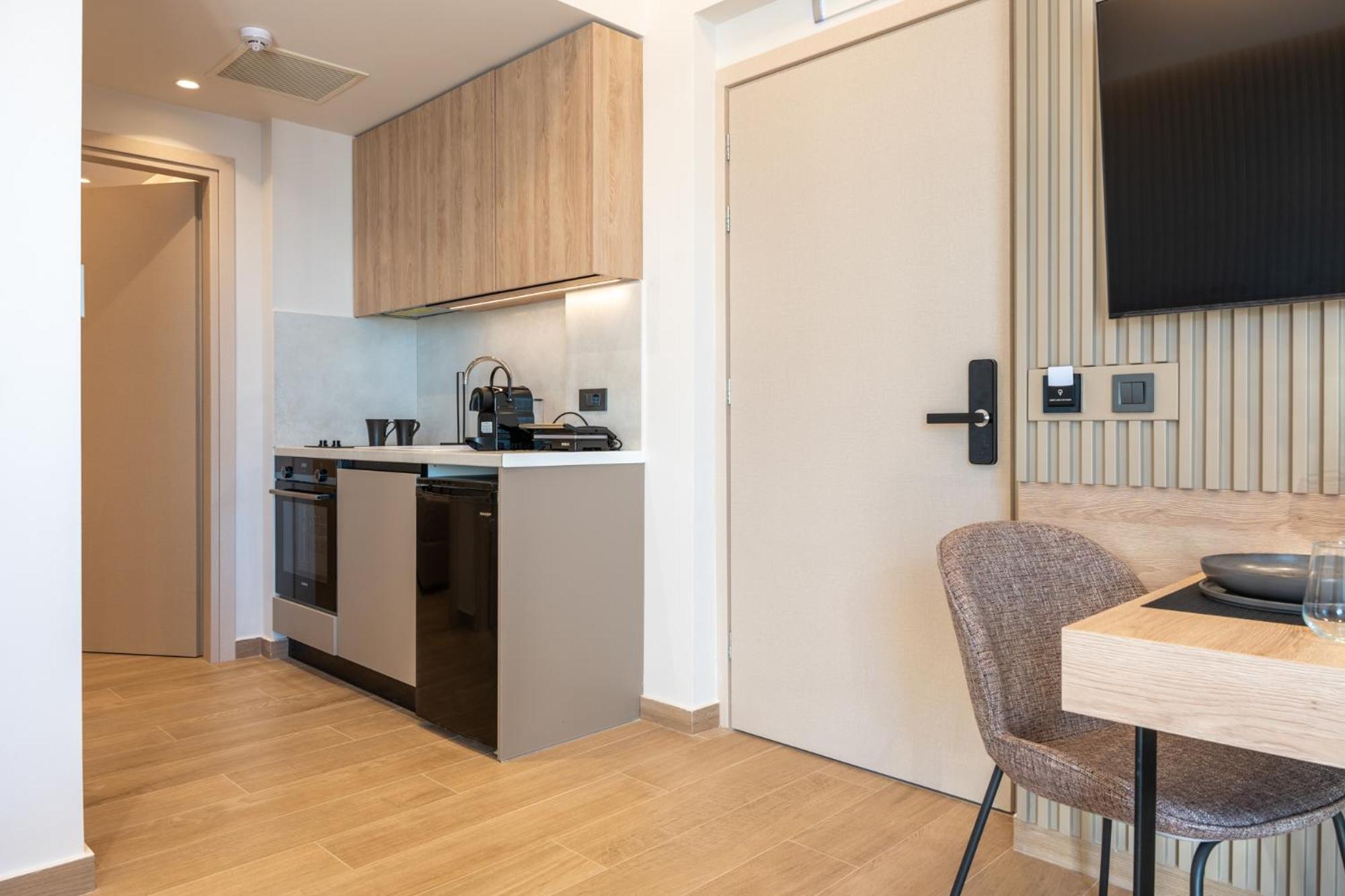 EsthiSea Suites Kalamata