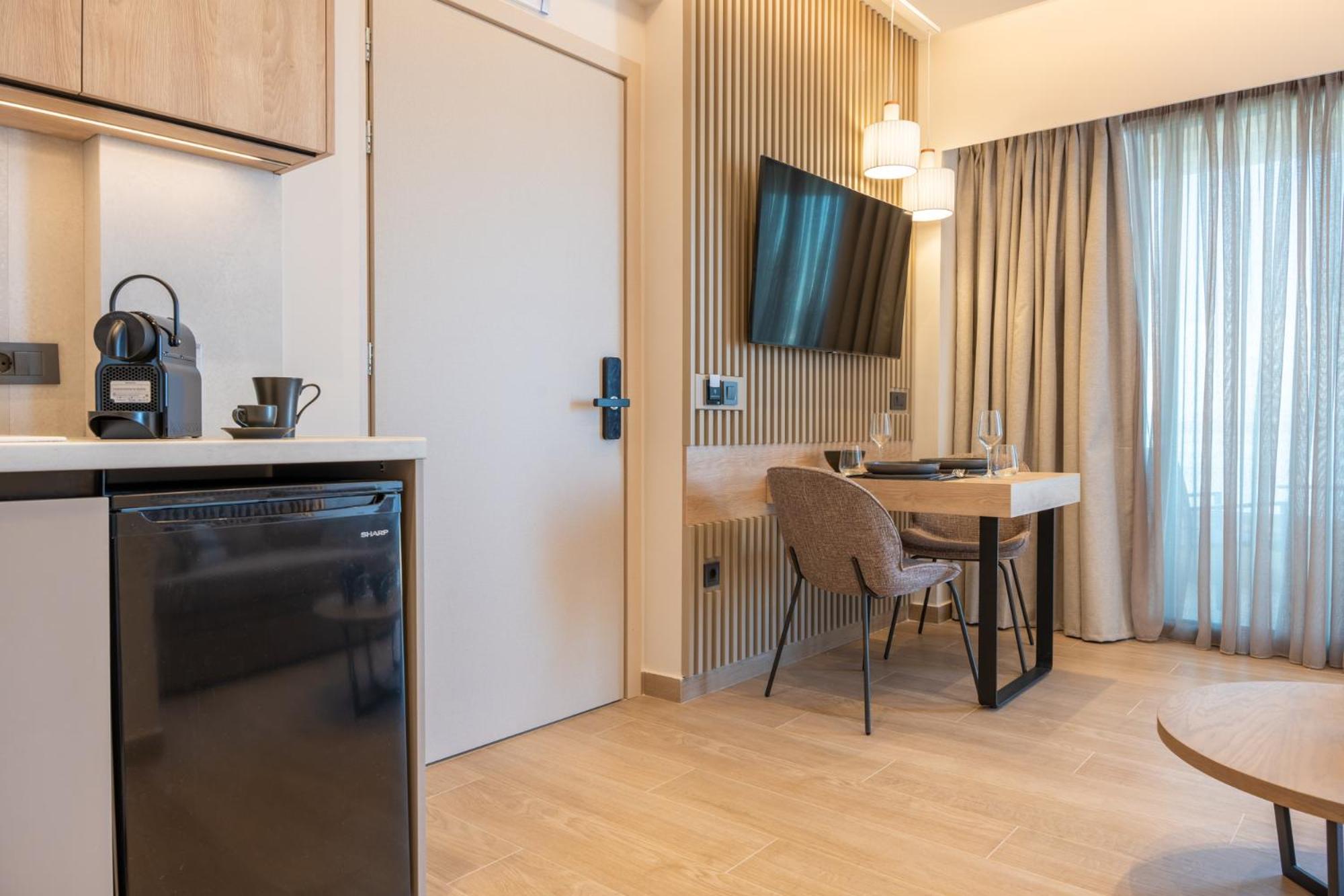 EsthiSea Suites Kalamata