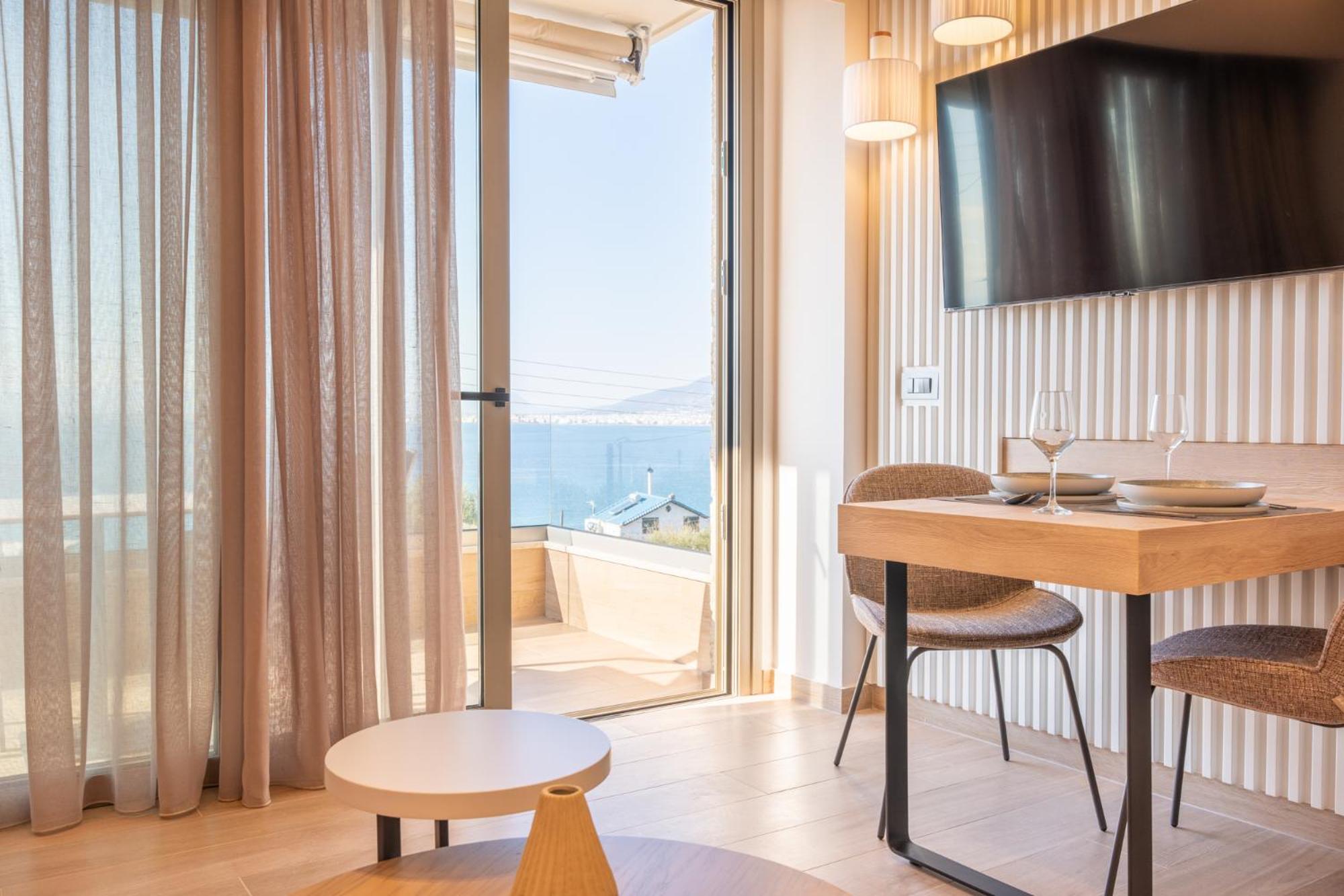 EsthiSea Suites Kalamata